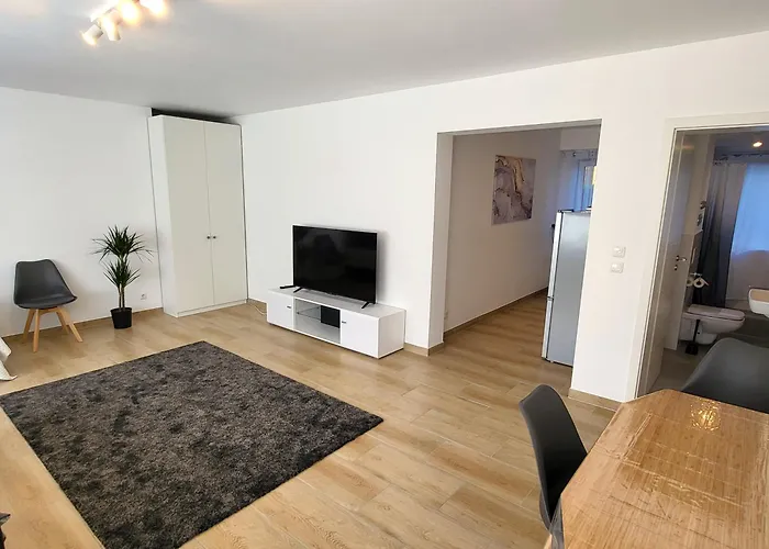 1zi Asih * Woltersdorf